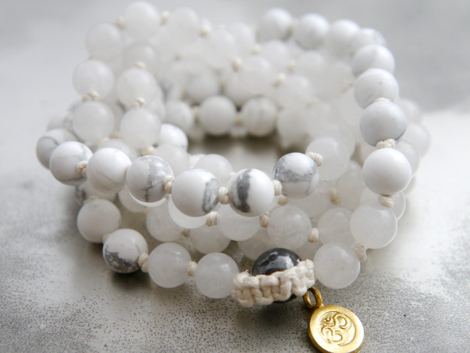 White Howlite Snow Quartz 108 Mala Beads, Hand Knotted Wrap, Meditation Prayer Beads