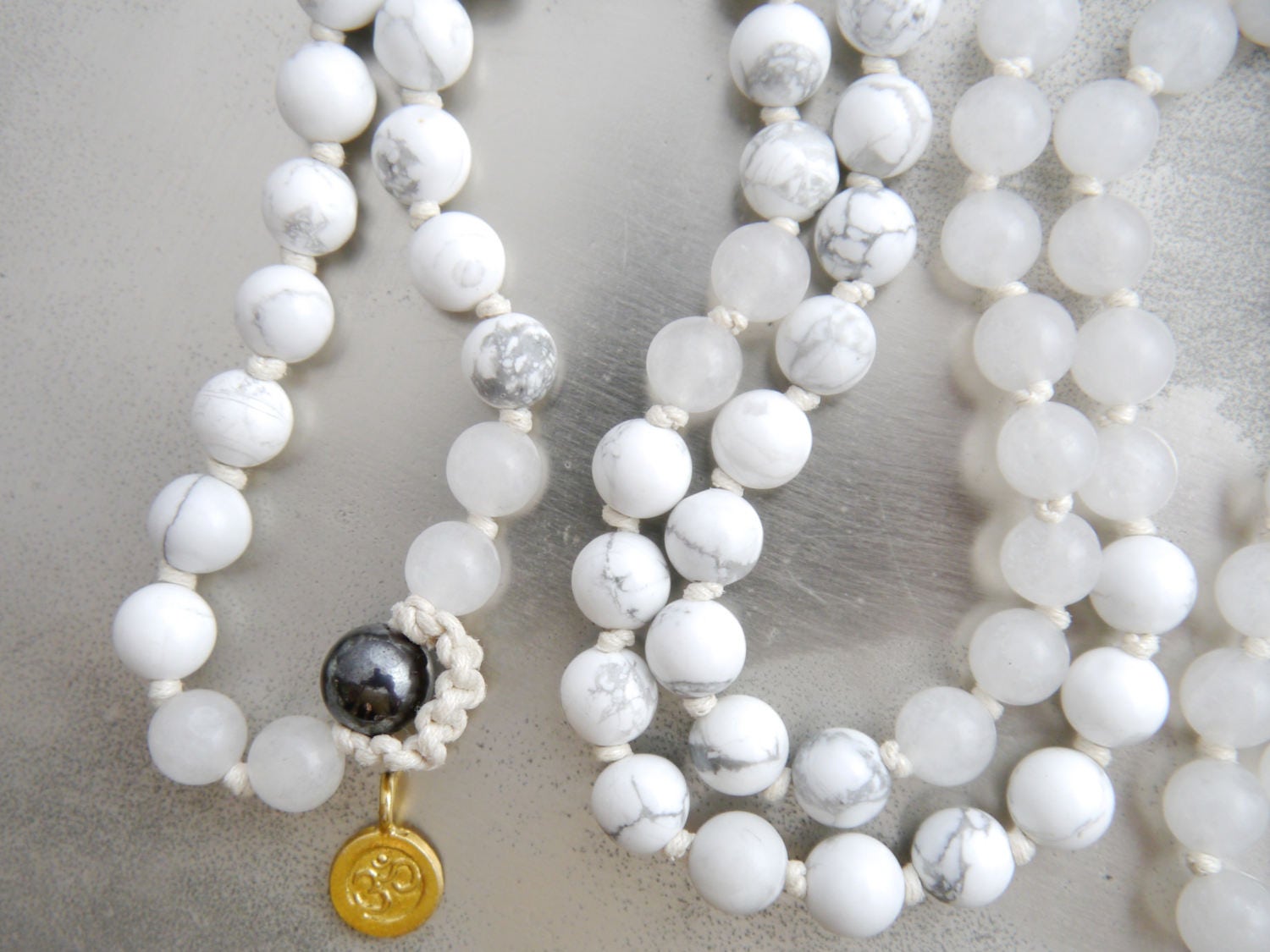 White Howlite Snow Quartz 108 Mala Beads, Hand Knotted Wrap, Meditation Prayer Beads
