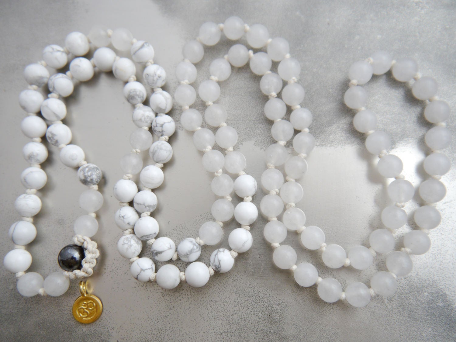 White Howlite Snow Quartz 108 Mala Beads, Hand Knotted Wrap, Meditation Prayer Beads