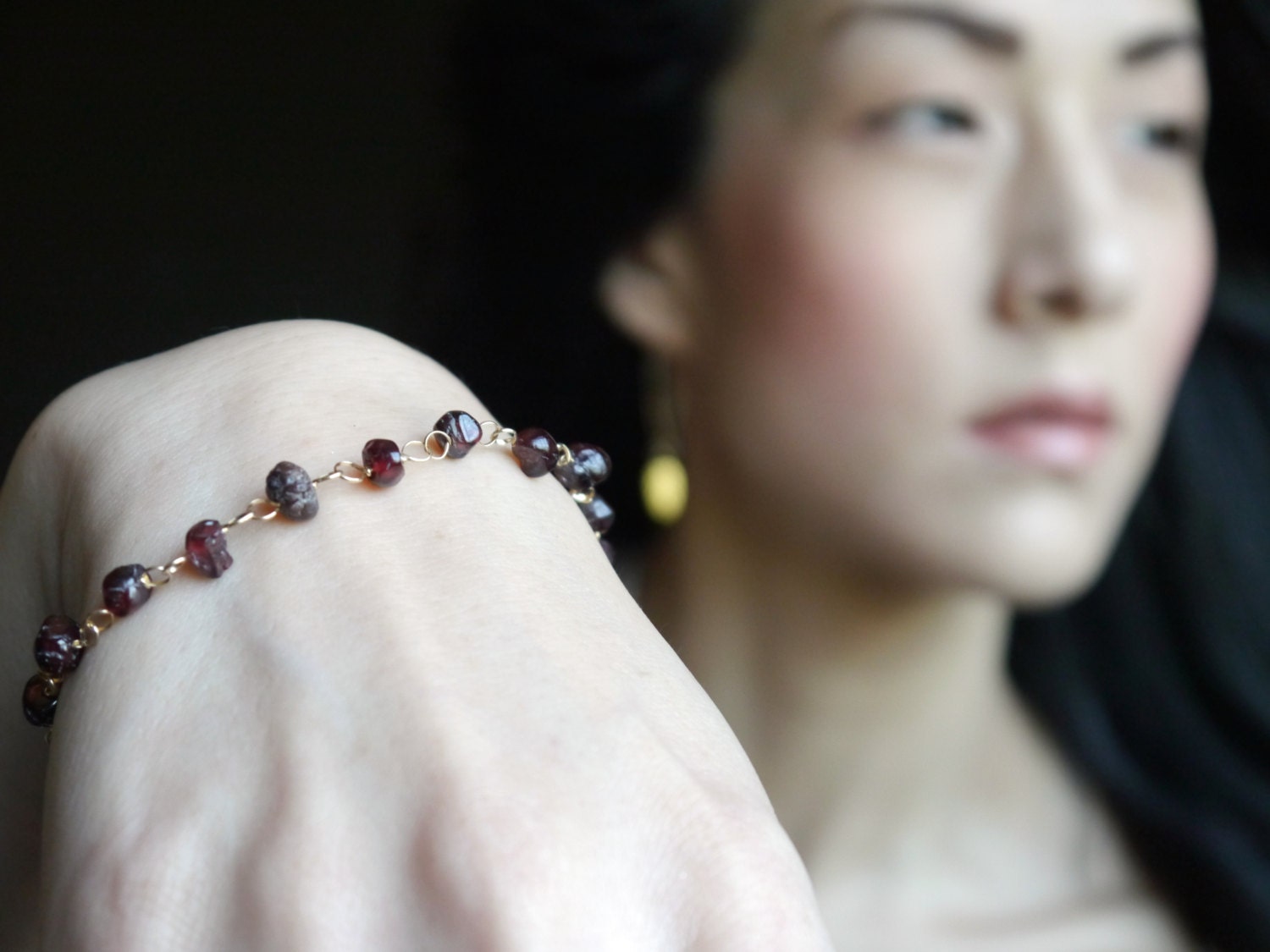 Garnet Freshwater Pearl Gemstone Bracelet – 14K Gold Filled Chain (January Birthstone)
